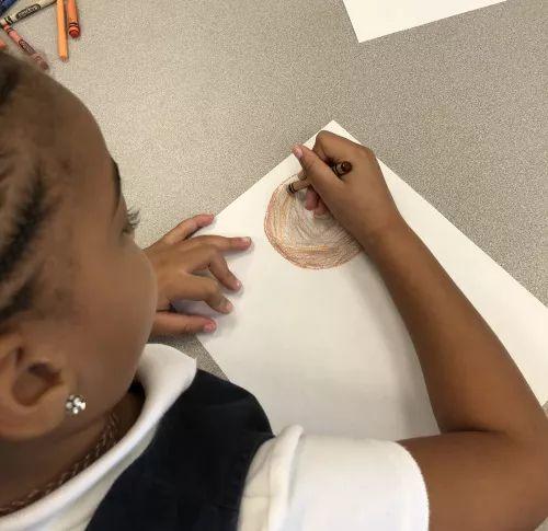 神奇的窗子绘本故事,神奇的窗户绘本