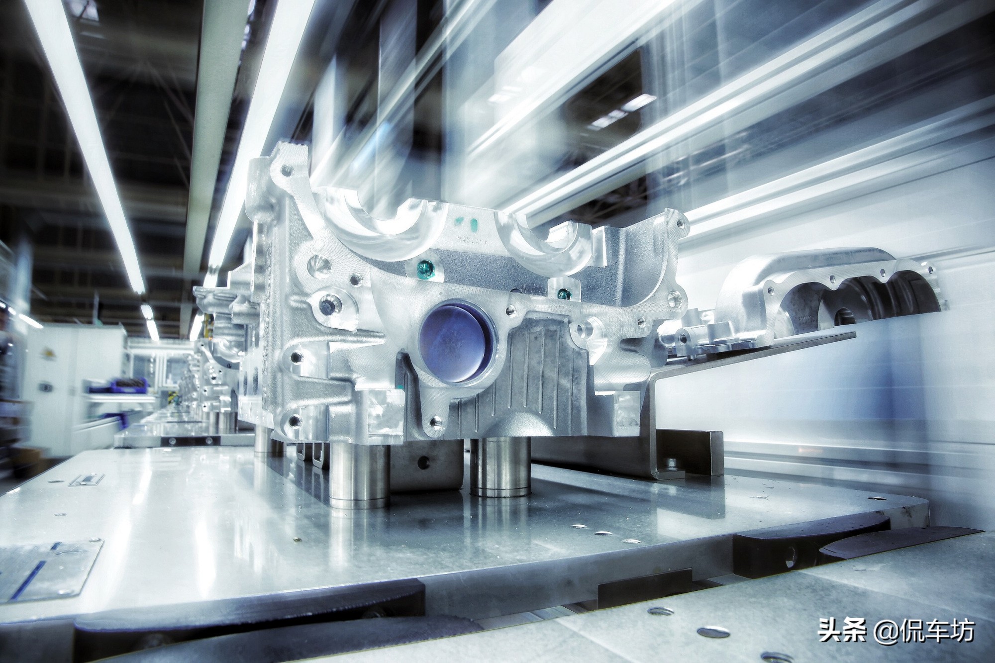 奔驰s级发动机对比宝马740,奔驰的发动机和宝马的发动机