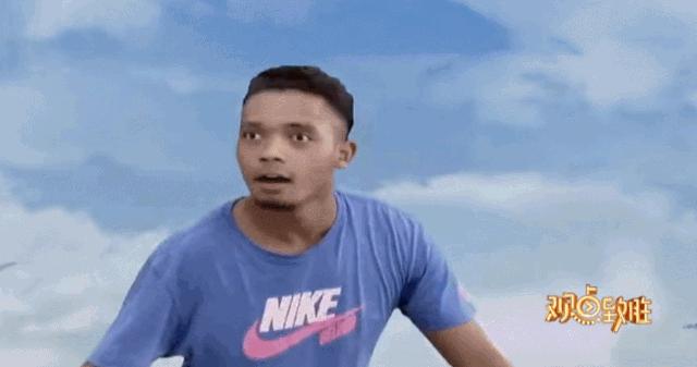 我花100块，在4D影院买了一场毒打