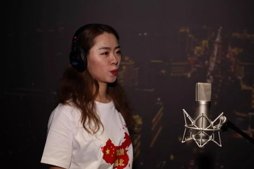 讴歌逆行者礼赞生命作文,众志成城礼赞最美逆行者