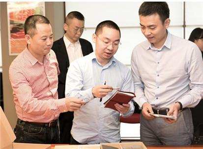 一支笔让姐弟三人成为亿万富翁，晨光文具的前世今生