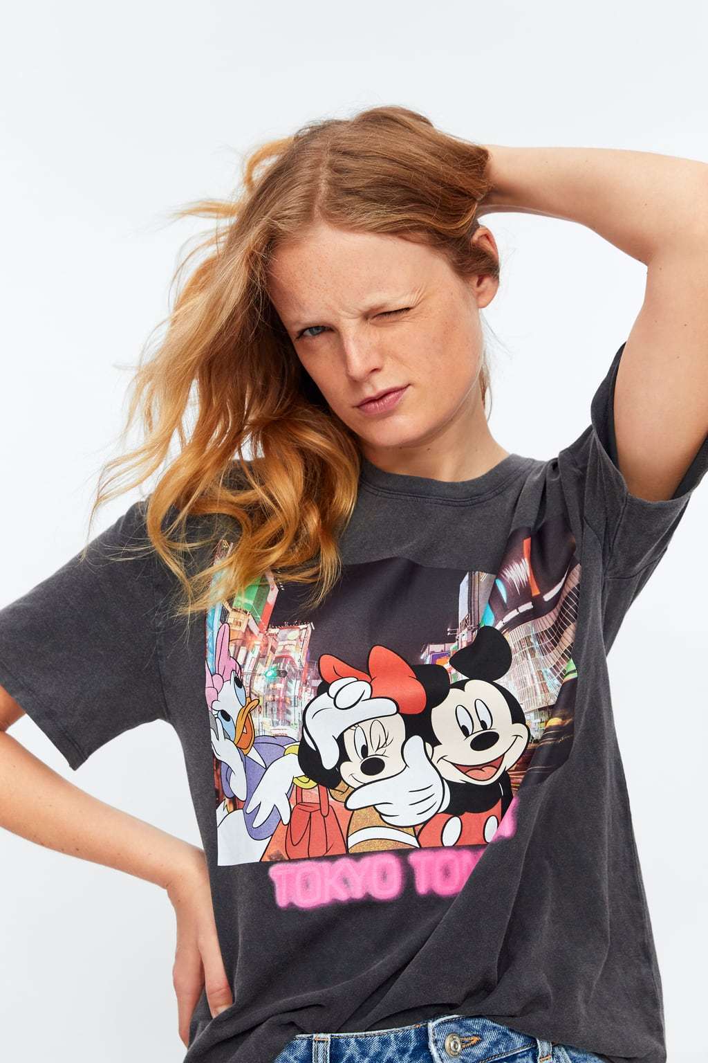 优衣库与kaws联名t恤 (优衣库kaws联名t恤图片)