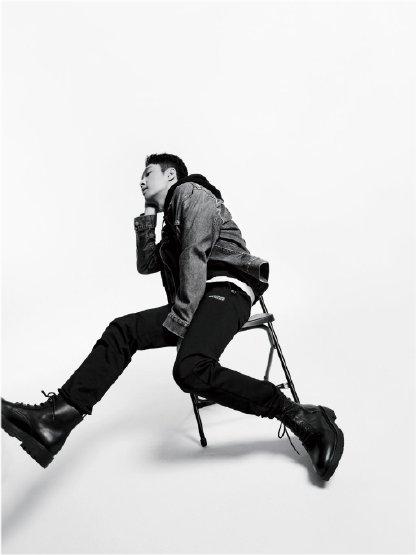 张艺兴半裸出镜遭质疑？CK声明：想说什么就说什么