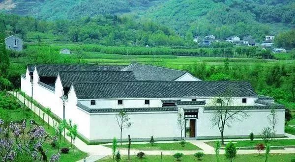 山如碧浪翻江去译文,山如碧浪翻江去下一句