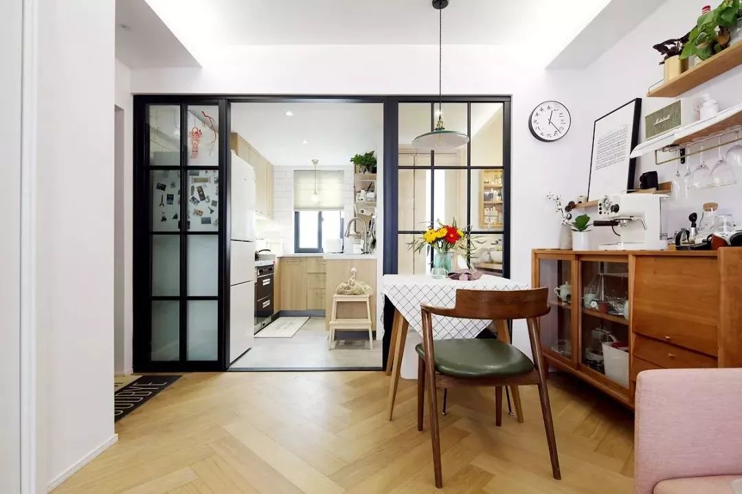 公寓玻璃隔断效果图大全,30平落地窗小公寓装修隔断