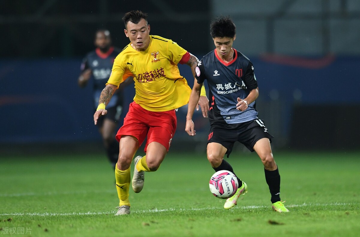 国足队长吐槽大会冯潇霆,国足队长冯潇霆上吐槽大会