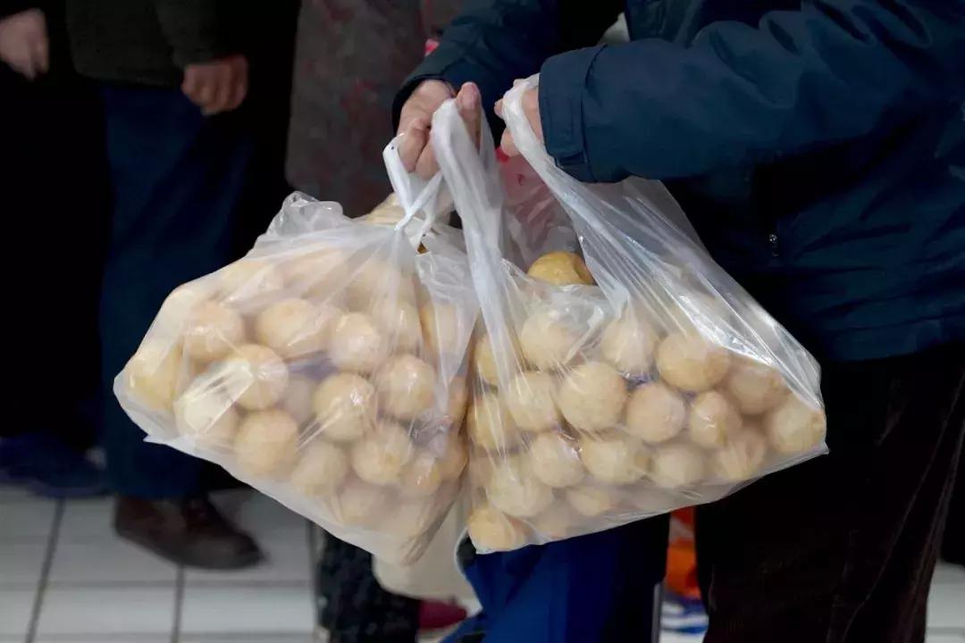 年味｜带上小拖车跟我走！这里买年货实惠好吃