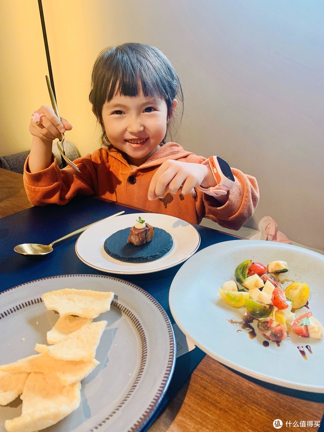 儿童手表的一天：对比、选购、体验，长情陪伴，沉默守护