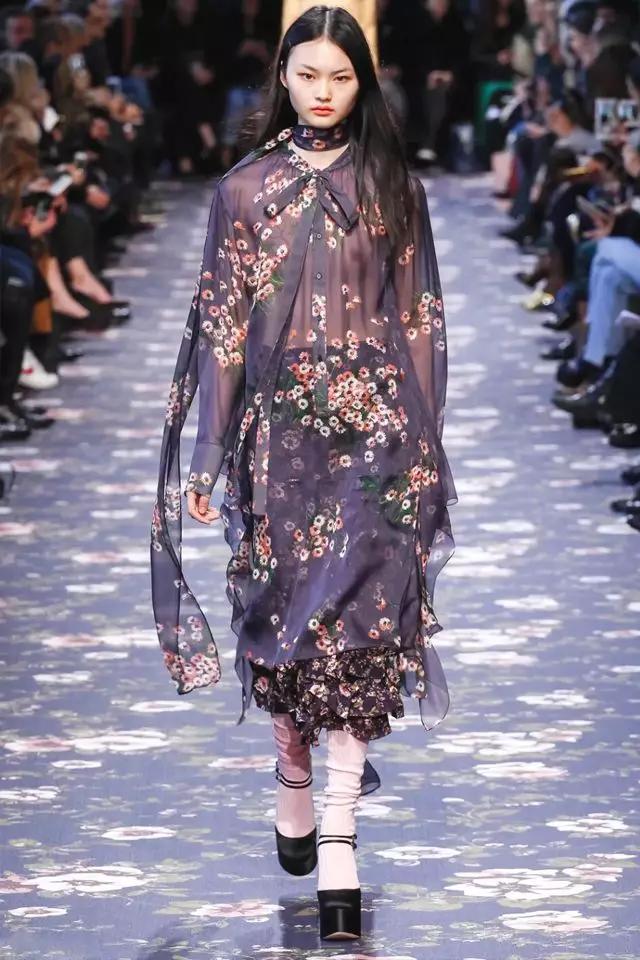 刘雯贺聪巴黎时装周完整版,巴黎时装秀贺聪