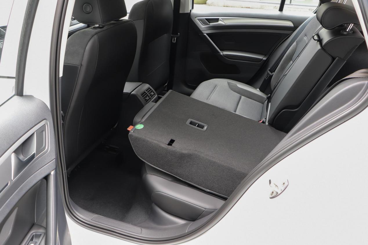 高尔夫旅行版优缺点,大众高尔夫61.4t手动挡优缺点