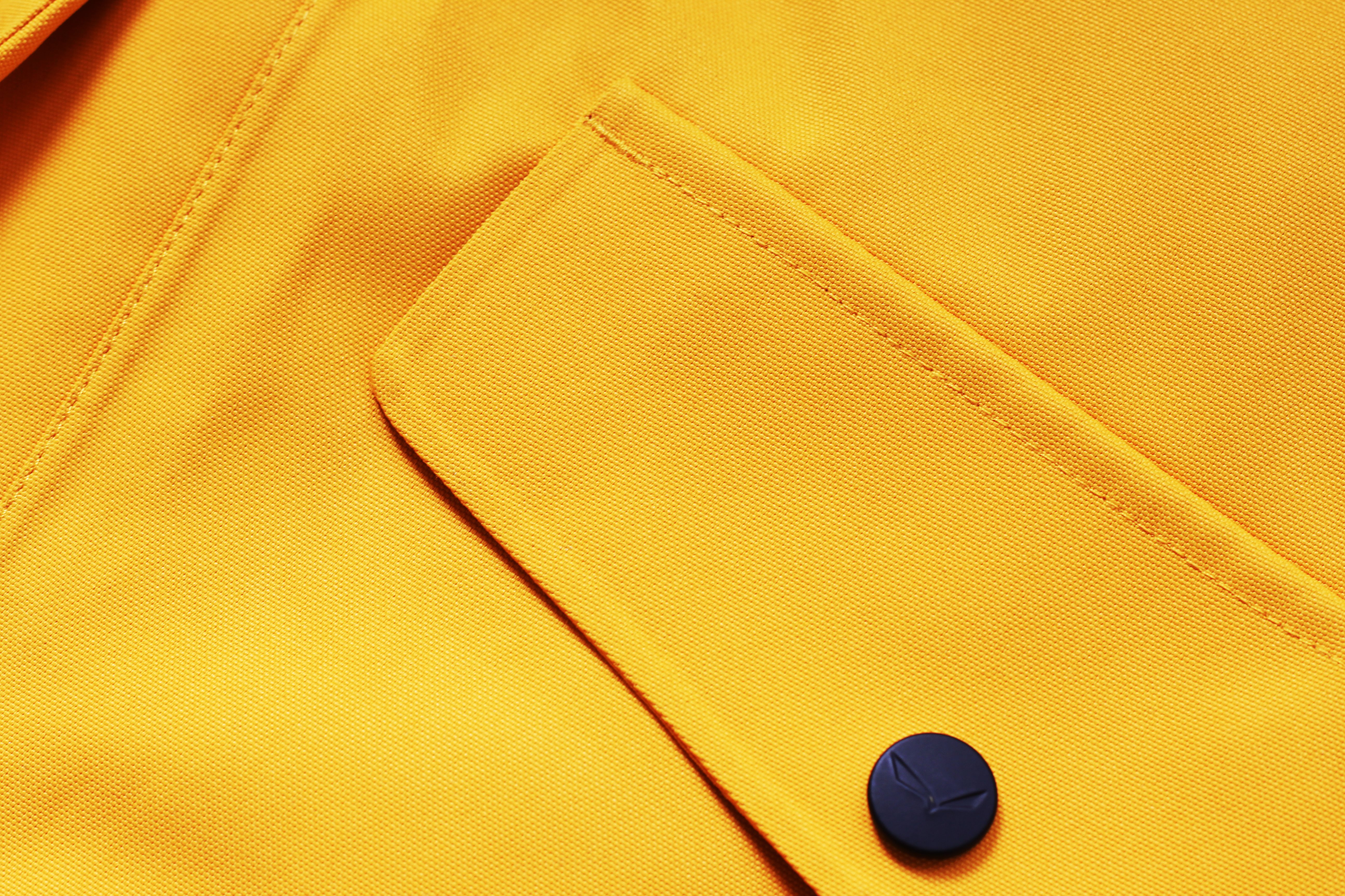 沙乐华明星同款冲锋衣,沙乐华和哥伦比亚冲锋衣哪个好