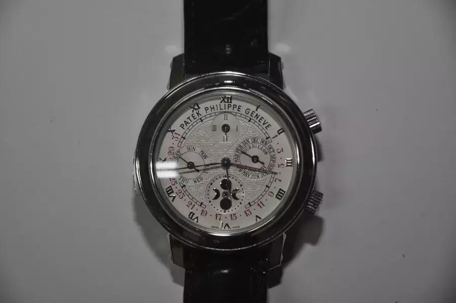 这块贪官的手表，起拍价720万！网友吐槽亮了！