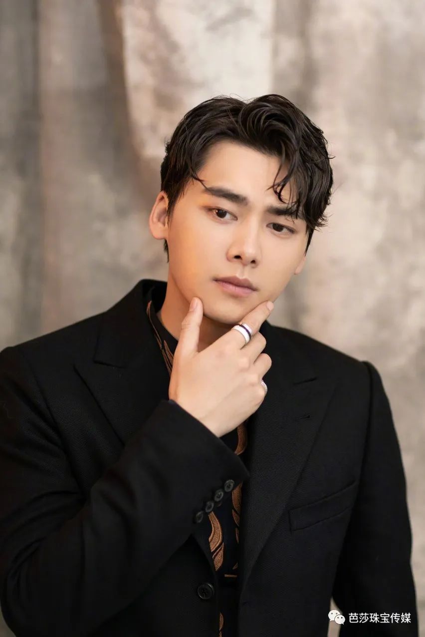 撞衫撞物尴尬瞬间,撞衫撞鞋子有点尴尬