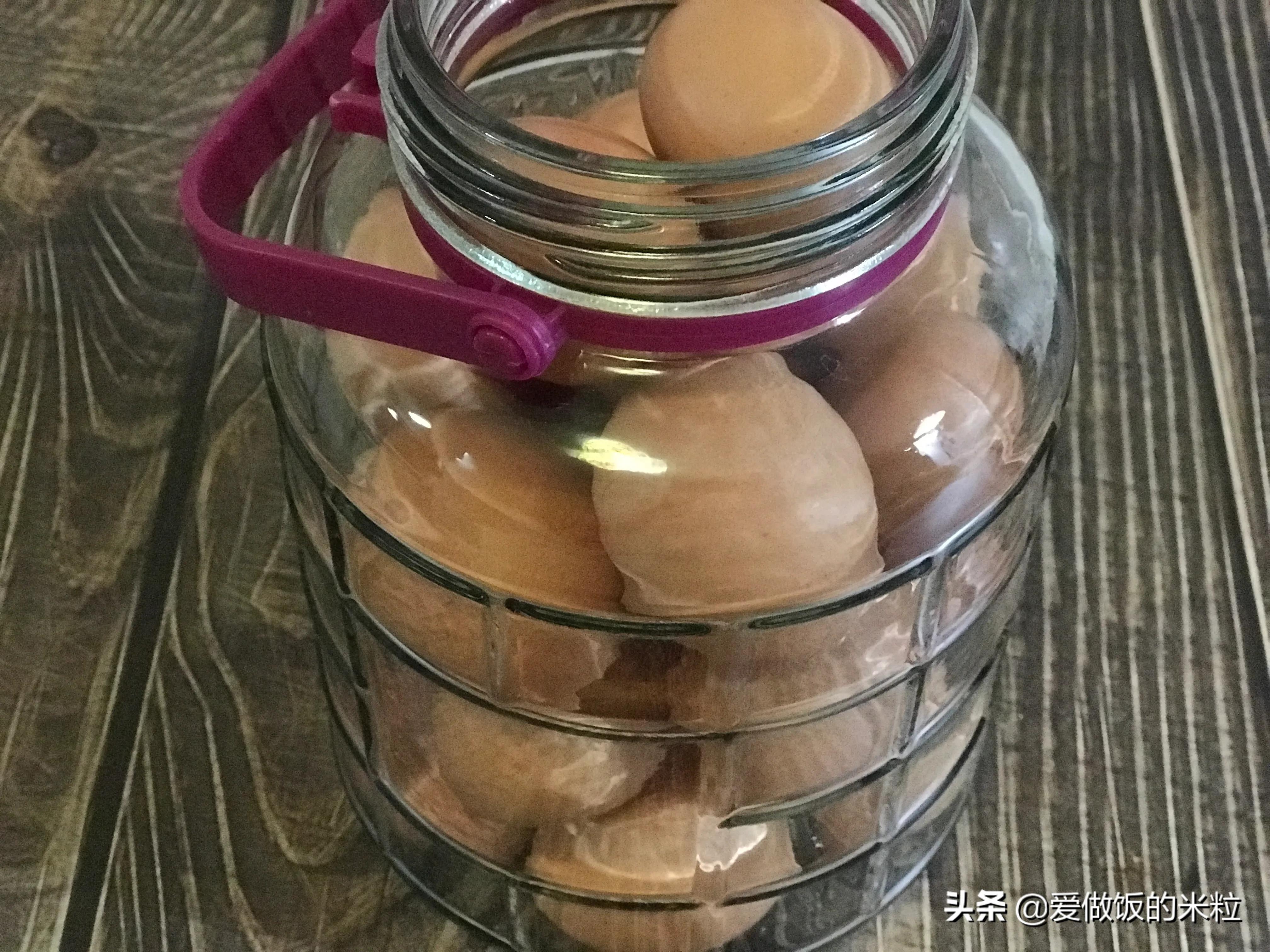 用传统方法腌咸鸡蛋,腌咸鸡蛋流油的老方法