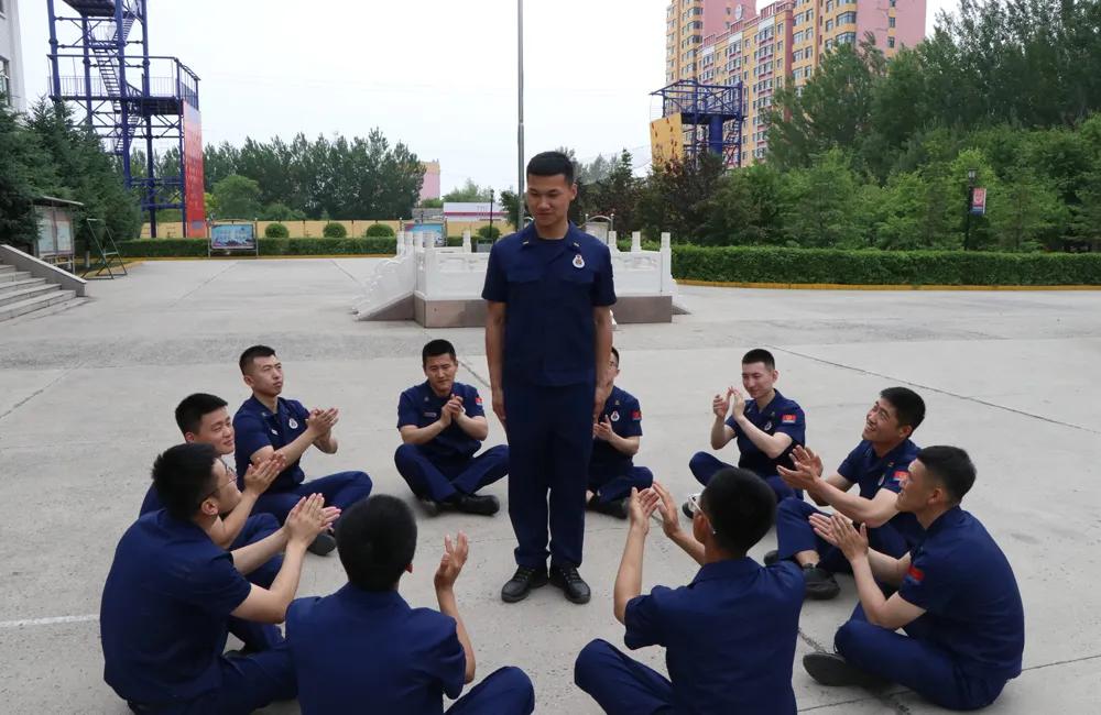 学*党**史践初心|东极火焰蓝活用“小举措”让*党**史学习教育“热起来”