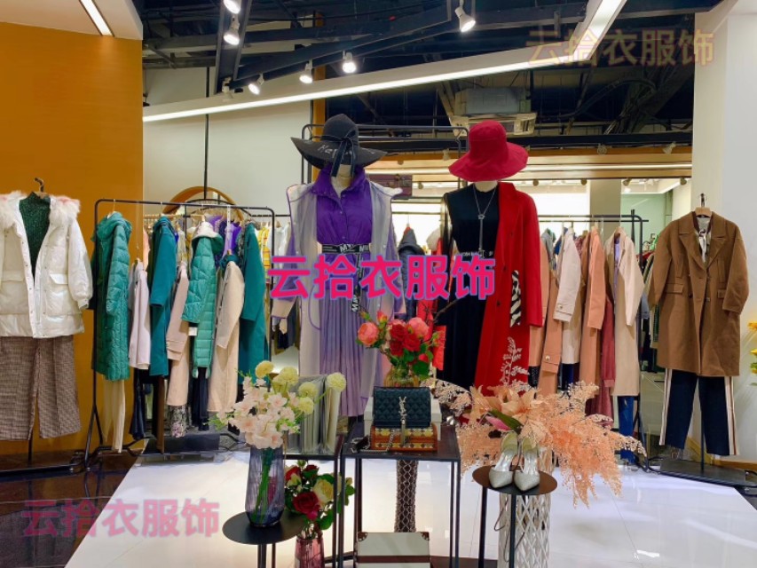 服装尾货批发怎么找货源,服装批发货源平台哪个好