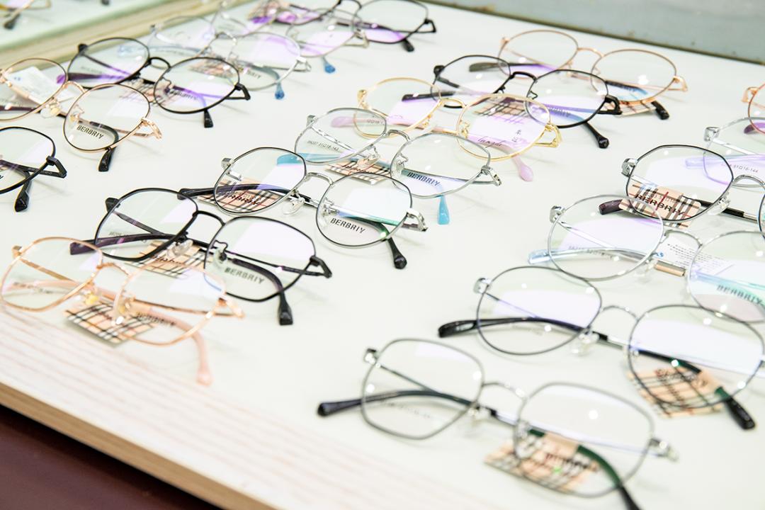莆田市1.61超薄近视眼镜镜片价格,莆田荔城区眼镜店