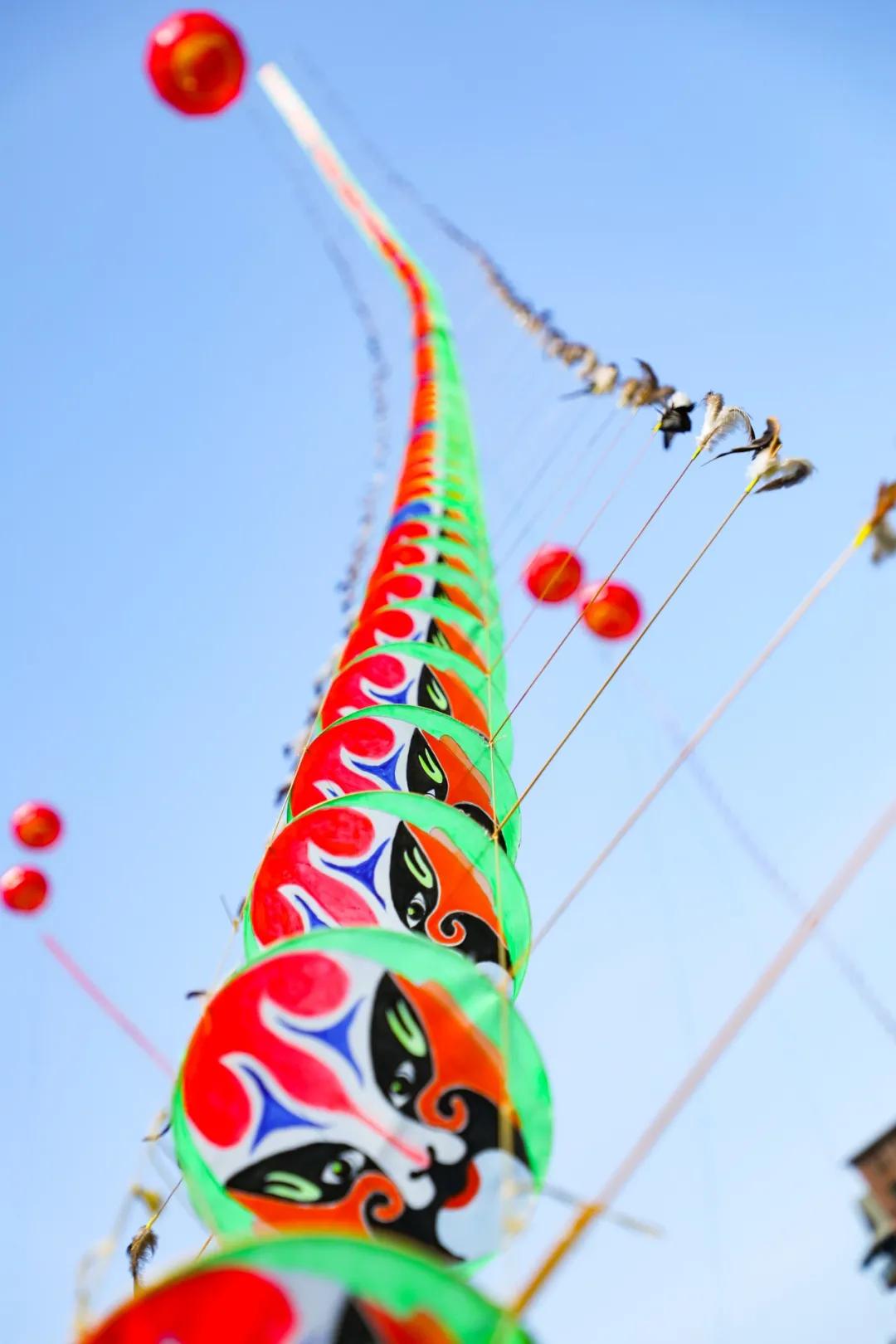 松花湖上放风筝,吉林市松花湖冬季开江鱼