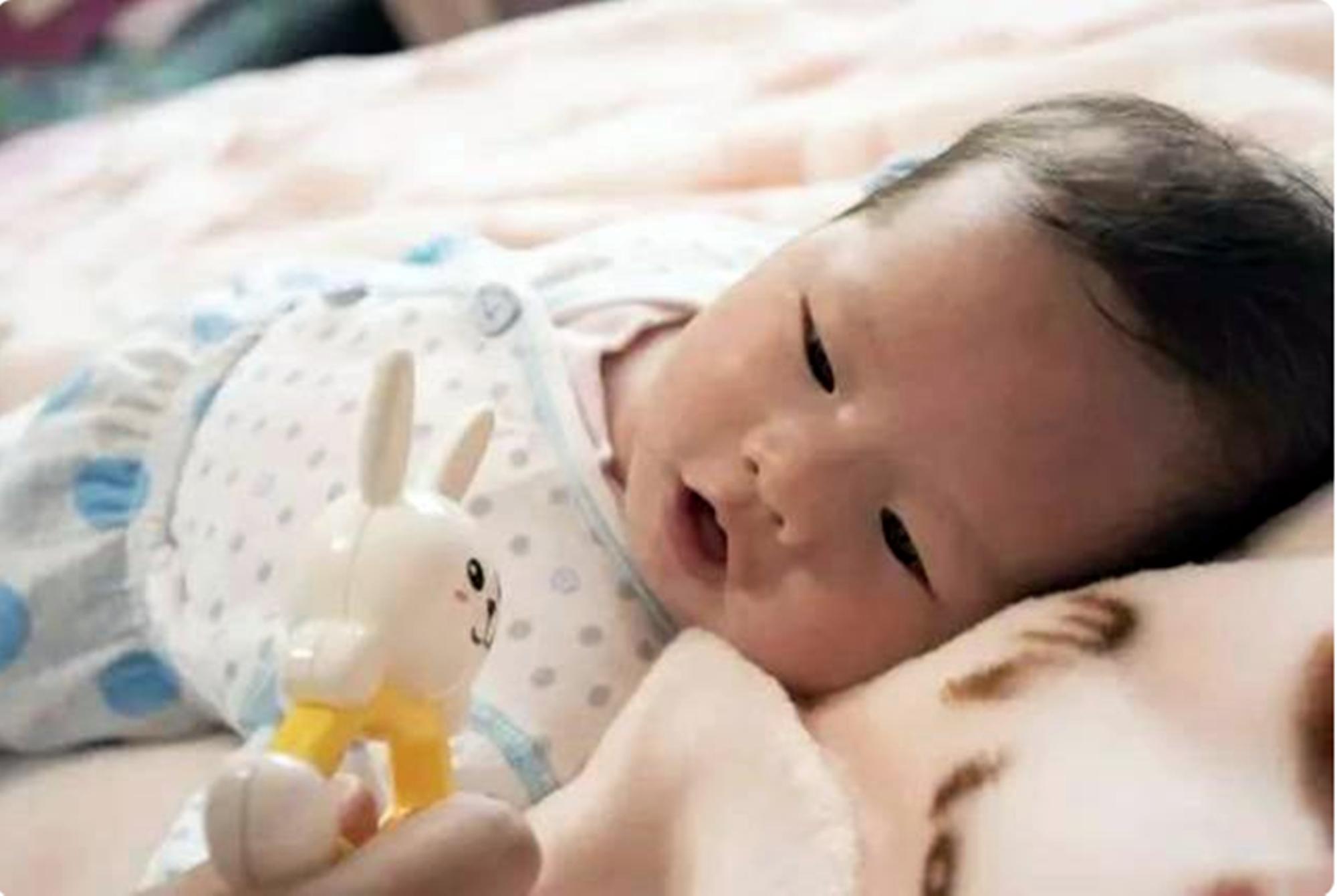 育儿0-3岁宝宝发育全攻略,0-1岁宝宝发育训练方法