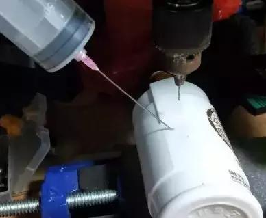 怎么辨别茅台酒瓶里的酒是真是假,茅台酒瓶灌装技巧