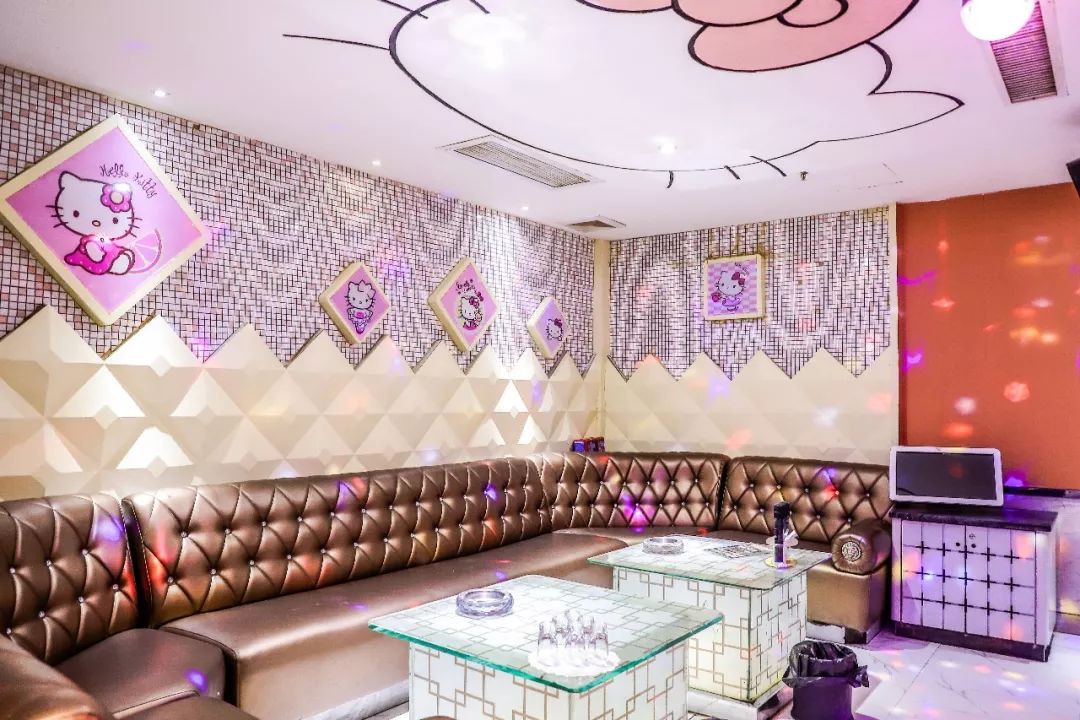 shou家自带食材的火锅店，开在KTV里，人均10+元