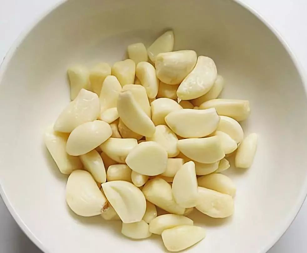 1个洋葱丢盆里,花朵砰砰开,一下能变2个头,省钱了!