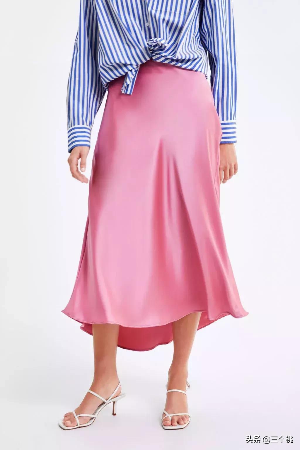 今年流行的裙子不穿高跟鞋,今年流行时髦的裙子冬天穿的