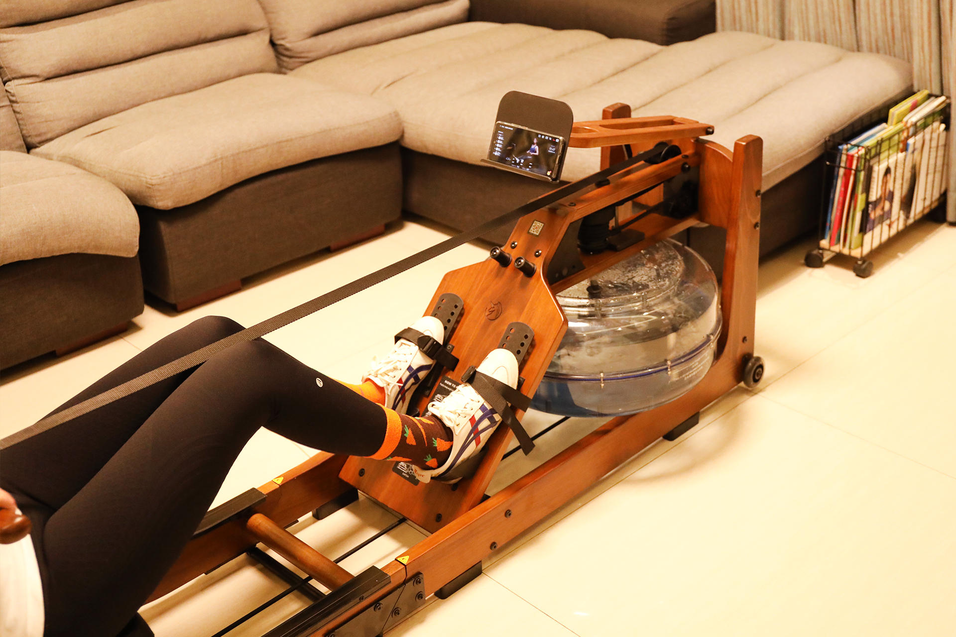 划船机30分钟燃脂训练方法,水阻划船机初学者应该怎么选择