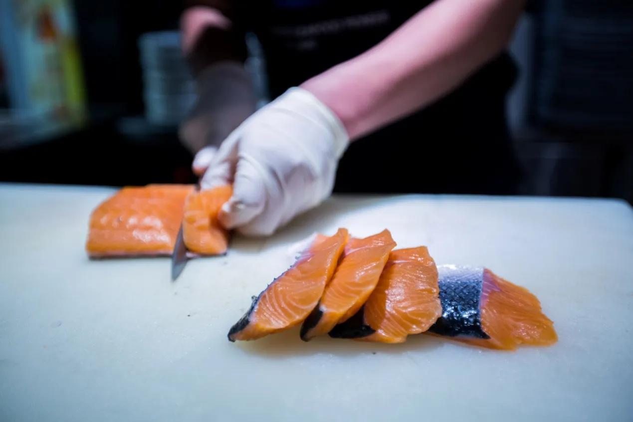 中粮挪威三文鱼,中粮与多国企业签约做强农产品