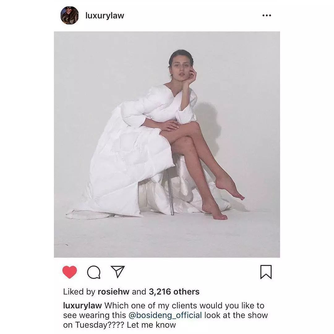 双十一大牌羽绒服打折,双十一购物狂欢节冲锋衣冬