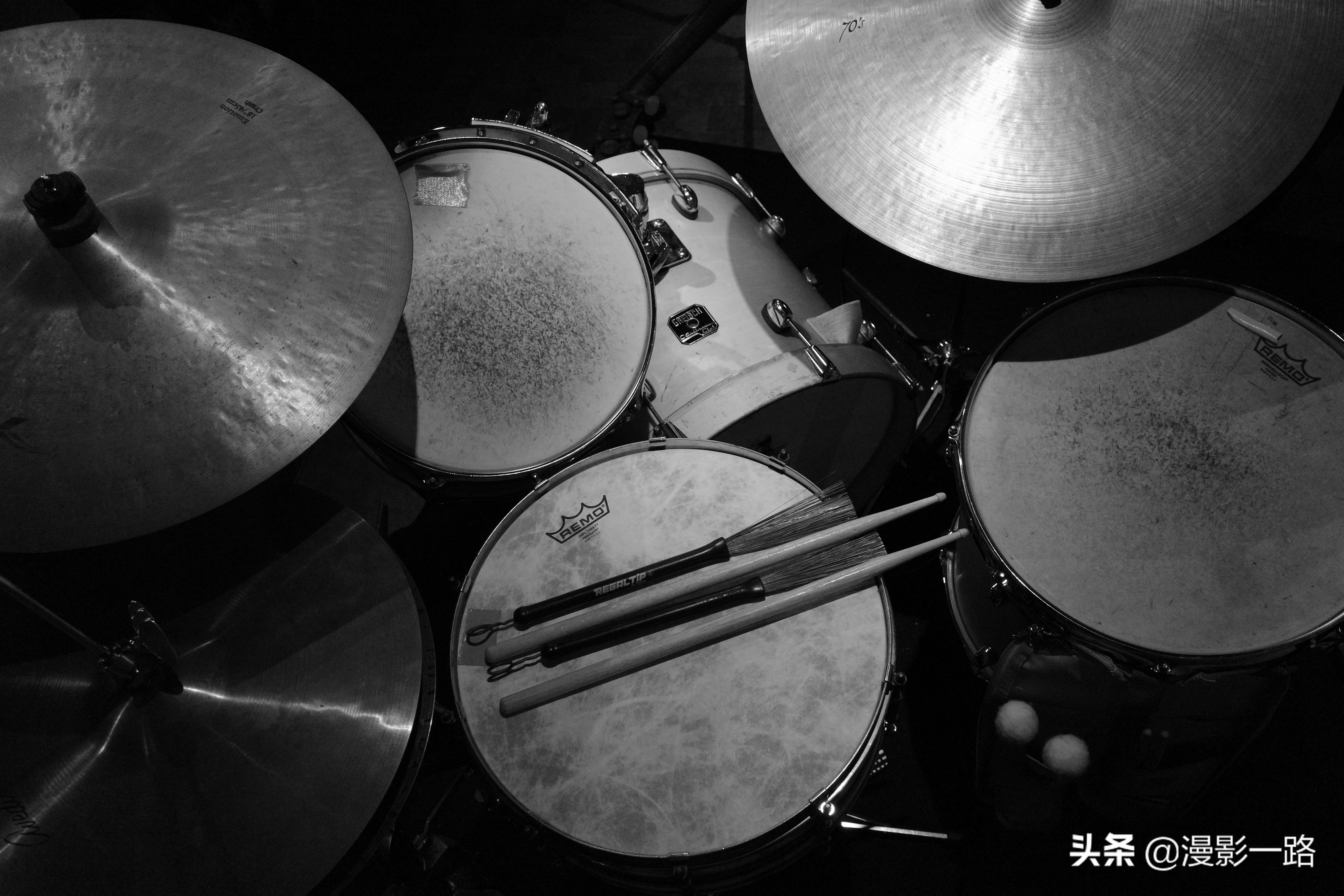 理光GRIII数码相机还是街拍神器吗？对比GRII有哪些优势和不足？