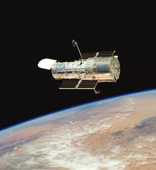 哈勃望远镜看到宇宙深处的视频,哈勃太空望远镜能看到球状星团吗