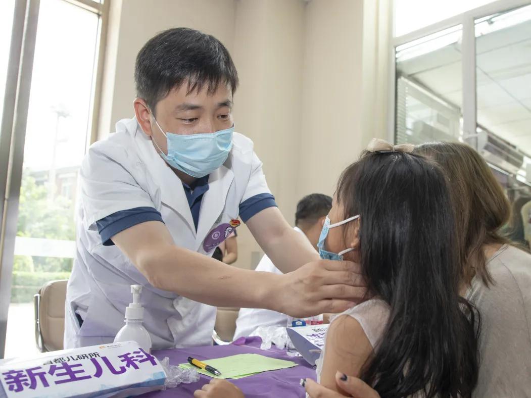 【办实事】首儿所普外骨科*党**支部与门头沟妇幼支部联合开展“庆祝建*党**百年，儿童爱心义诊”主题*党**日活动