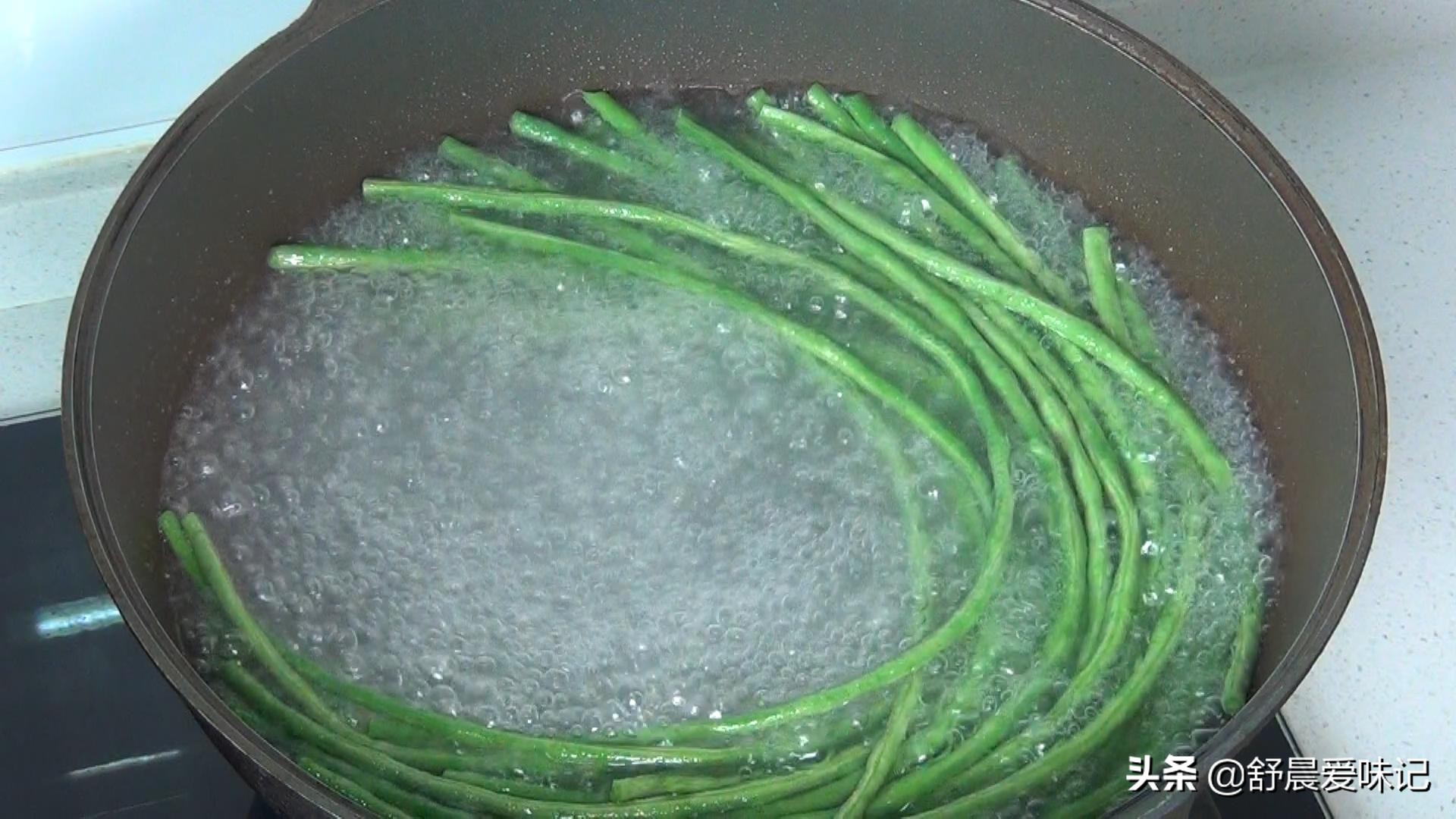 长豆角的家常做法凉拌,豆角最好吃的做法不炒不炖不凉拌