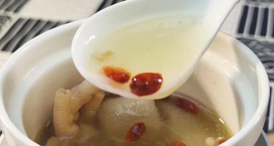 秋天煲鸡汤的最佳搭配,秋天进补的鸡汤