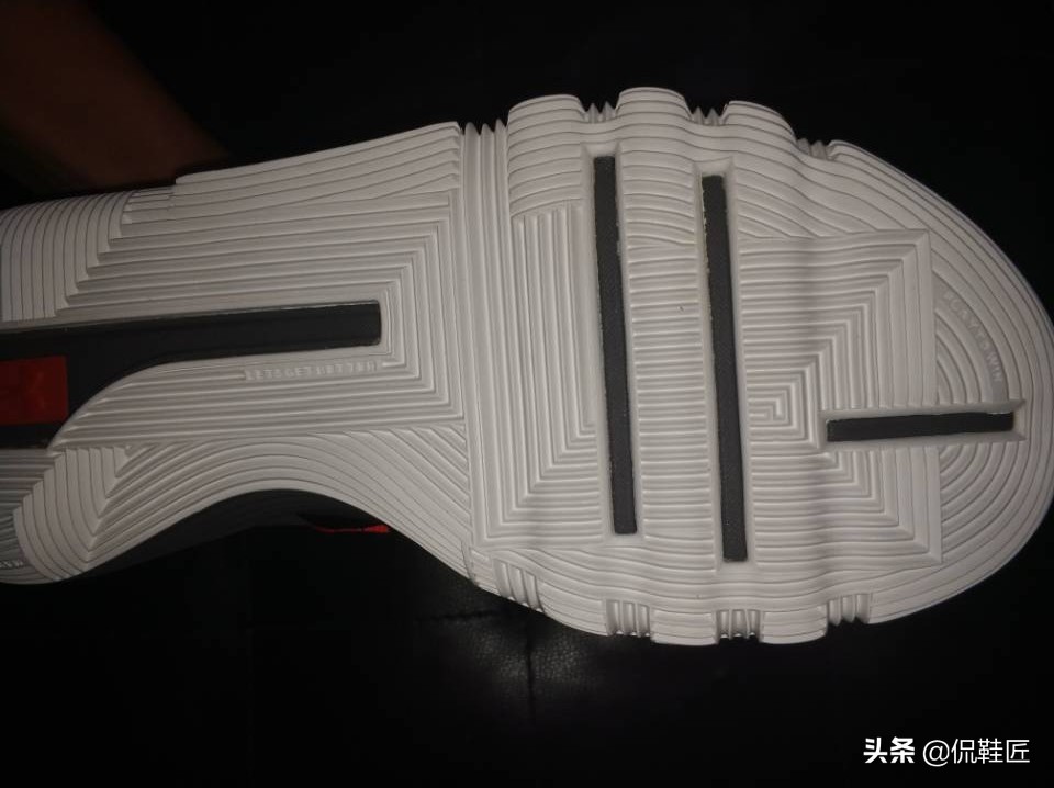 安德玛篮球鞋spawn3耐磨怎么样,安德玛篮球鞋zero3测评