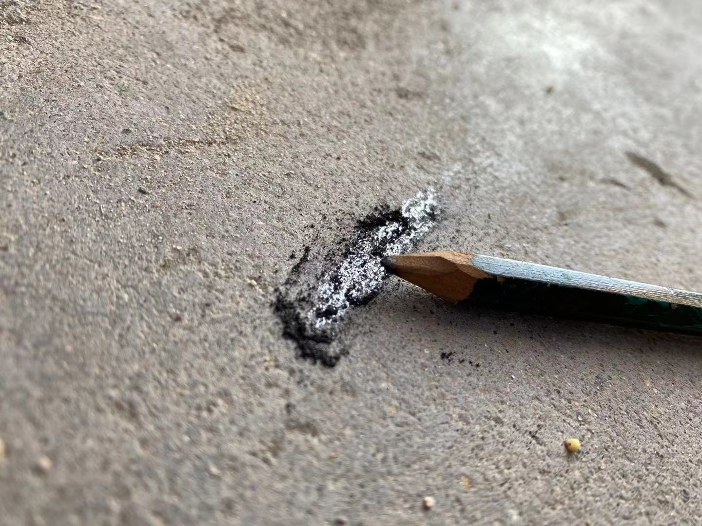 小方法解决雨刮异响,用沙子如何修复雨刮