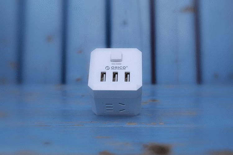 便于桌面收纳的插座,一个小小的插座