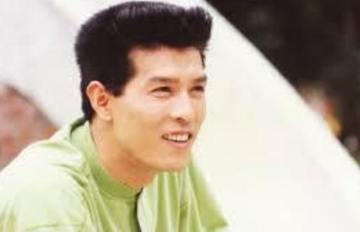 知名女星与已婚男同居18年，被当街扒衣殴打，怎么会沦落成这样？