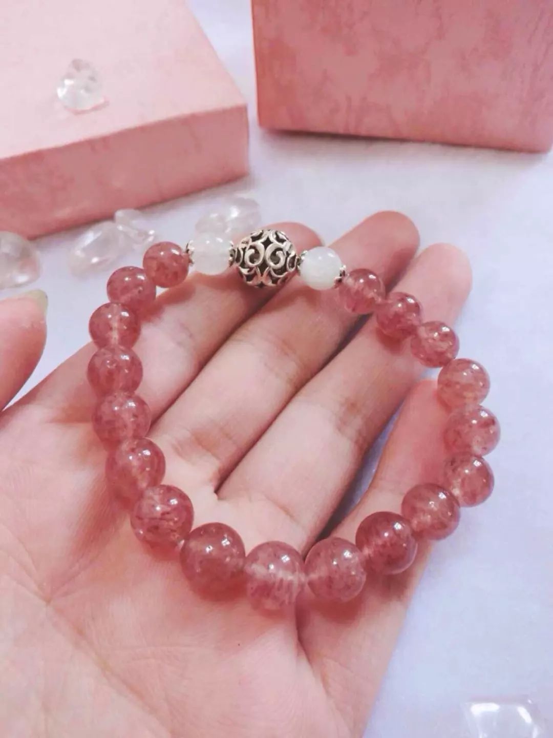 粉水晶和草莓晶哪个值钱,草莓晶和粉水晶的区别