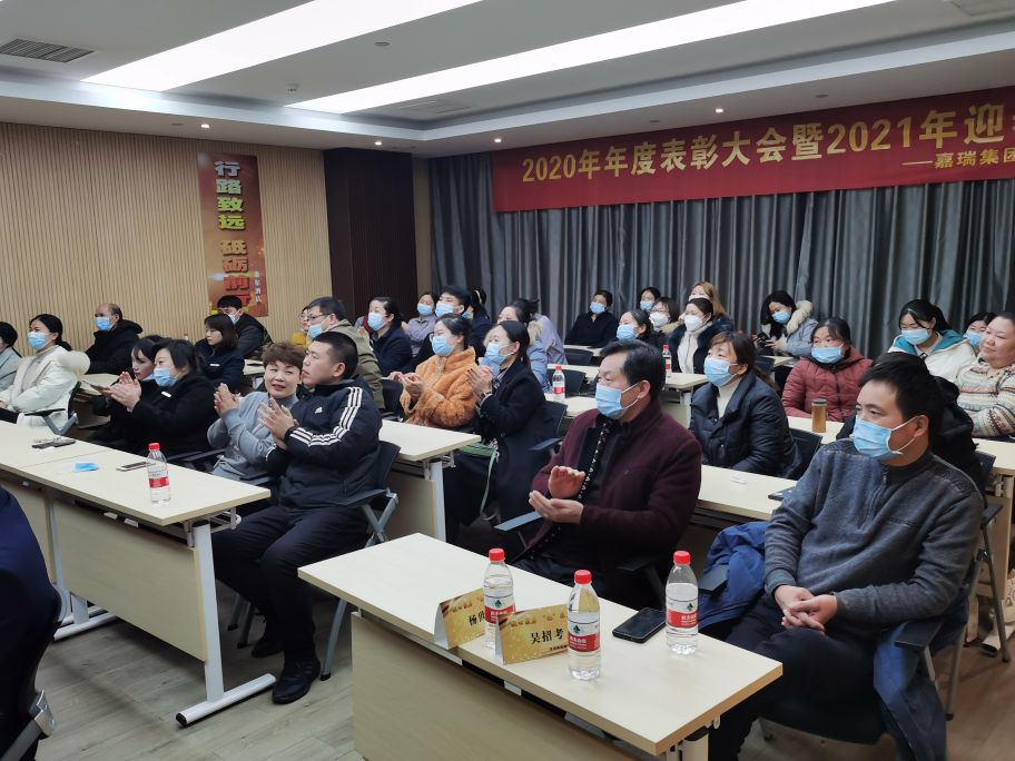 鍑濆績鑱氬姏璋嬪彂灞曞垱鏂扮瓚姊﹀悜鏈潵,鍑濆績鑱氬姏鍚戞湭鏉ュ悓蹇冪瓚姊︽柊鏃朵唬