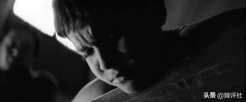 *力暴**与血腥在性关系中，异类是如何存活下去的