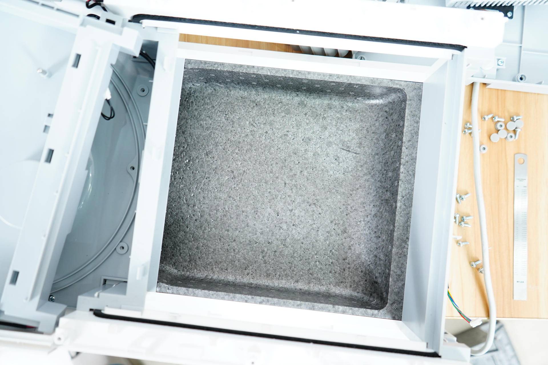 细分产品线还是市场需求——小米A1新风机，我们拆个透彻操作