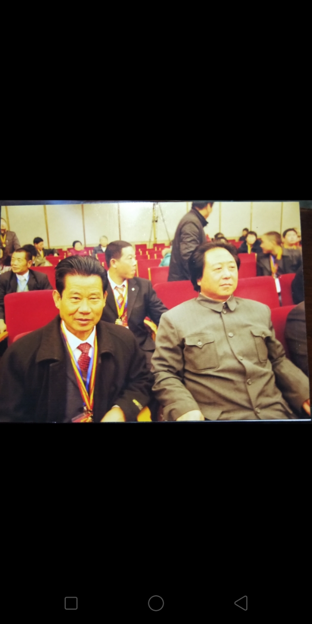 一个名副其实的老农民,一个老农民勤劳俭朴的一生