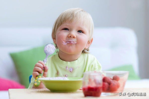 宝宝舌苔发白且厚是什么原因,宝宝舌苔又白又厚是怎么回事