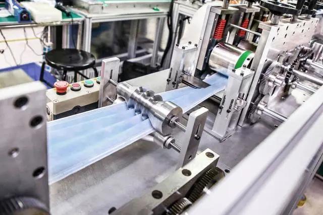 一天2亿只口罩,一天卖出9000万元口罩