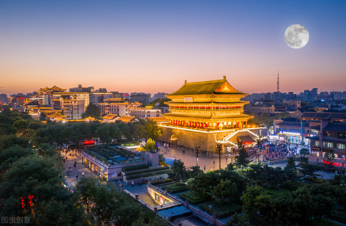 杜甫最有名的五律名篇,杜甫在雨天写下的旷世名作