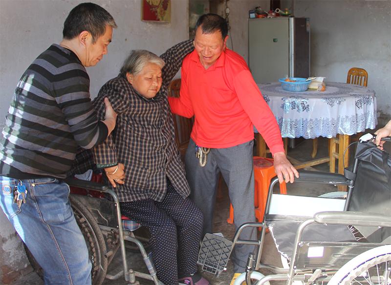 爱心扶贫送温暖活动,爱心帮扶送温暖助农服务显真情