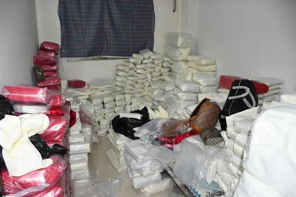 皮革原皮异味很重,真皮包刺鼻气味