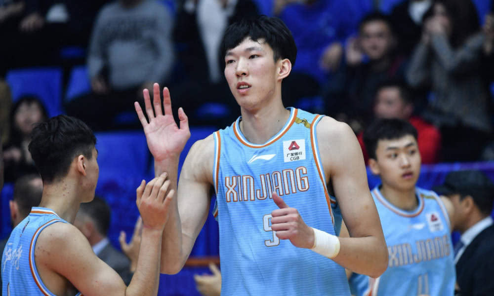 周琦和对手爆发冲突,周琦与对手大规模冲突